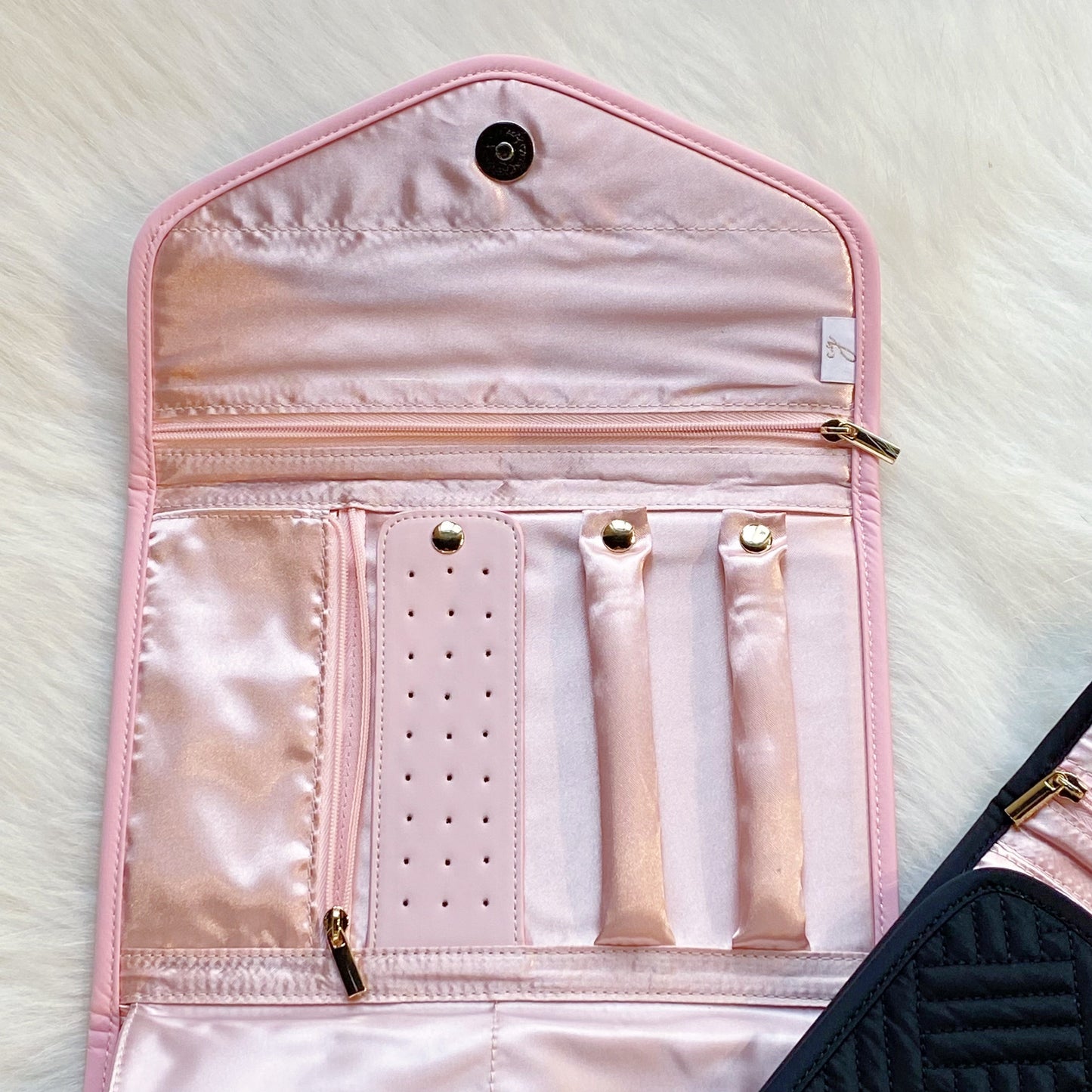 Lisa Quilted Jewelry Organizer